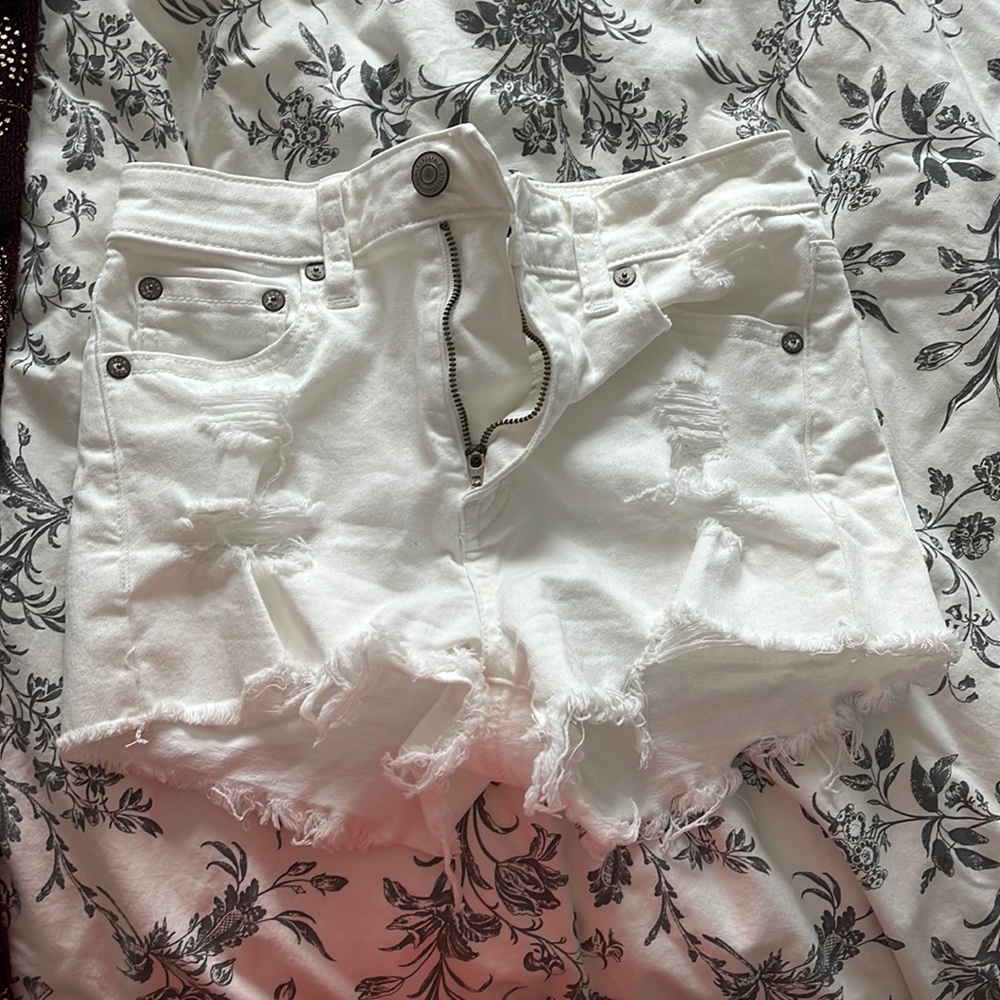 Aeropastle white jean shorts